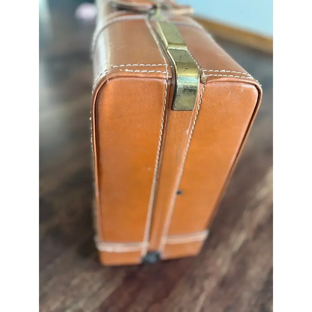 Vintage 1950s Towncraft Tan Leather Suitcase Train Case Linen Lined Brass Clasps
